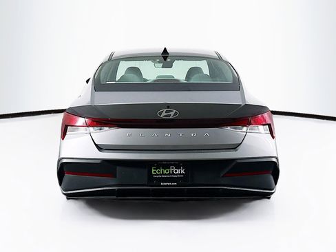 Used 2024 Hyundai Elantra SEL image 7
