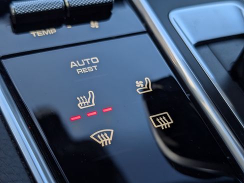 Used 2022 Porsche Panamera 4S image 4