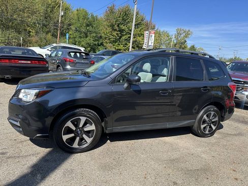Used 2017 Subaru Forester 2.5i Premium w/ All-Weather Package AWD/4WD image 3