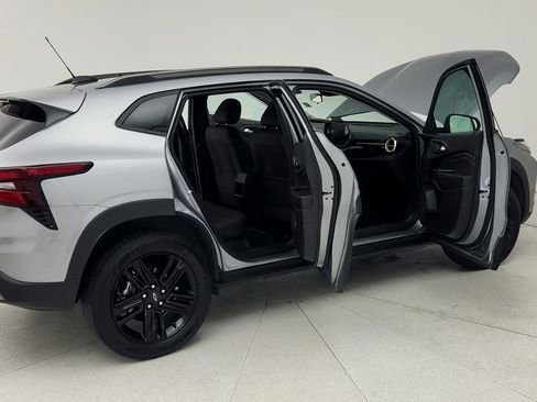 Used 2025 Chevrolet Trax ACTIV w/ Driver Confidence Package FWD image 13