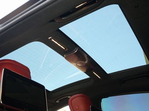 Used 2025 Mercedes-Benz S 63 AMG S image 21