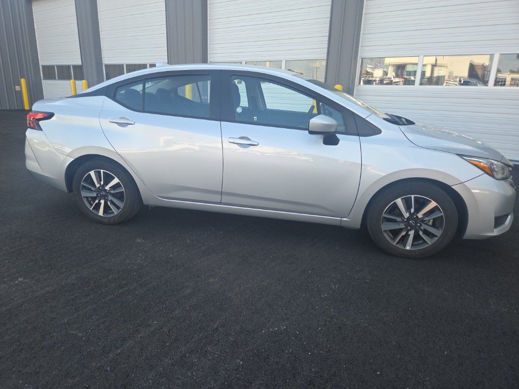 Used 2025 Nissan Versa SV FWD image 12