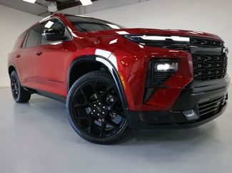 Used 2024 Chevrolet Traverse RS video 1