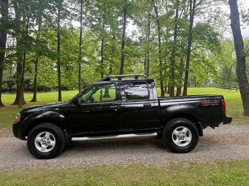 Used 2002 Nissan Frontier SE AWD/4WD image 24