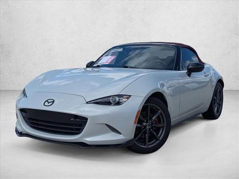 Used 2018 MAZDA MX-5 Miata Club image 1