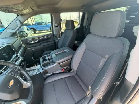 Used 2023 Chevrolet Silverado 1500 LT AWD/4WD image 15