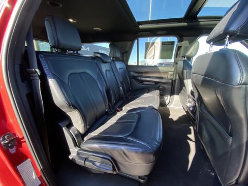 Used 2021 Ford Expedition Max Limited image 32