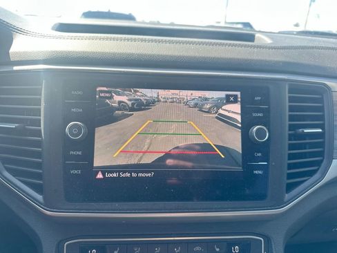 Used 2021 Volkswagen Atlas SE image 40