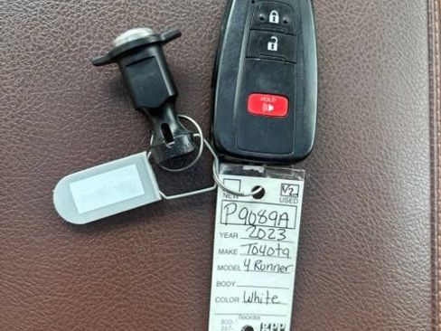 Used 2023 Toyota 4Runner Limited AWD/4WD image 6