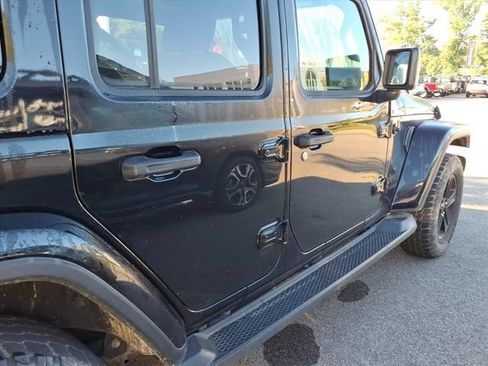 Used 2020 Jeep Wrangler Unlimited Sahara AWD/4WD image 9