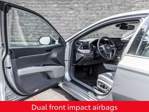 Used 2022 Toyota Camry XLE FWD image 27