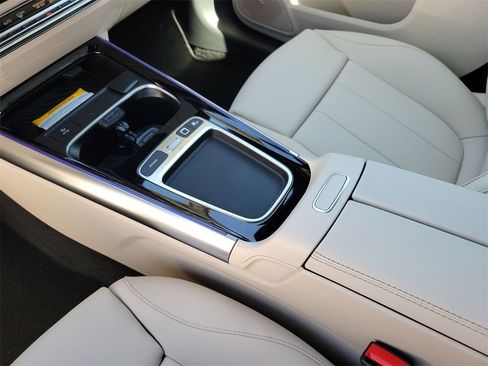 New 2025 Mercedes-Benz GLA 250 image 22