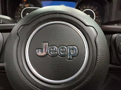 Used 2025 Jeep Wrangler Unlimited Sport AWD/4WD image 17