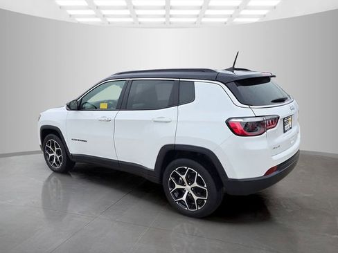 Used 2024 Jeep Compass Limited image 5