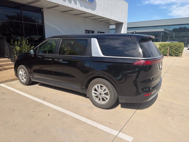 Used 2022 Kia Carnival LX FWD image 4