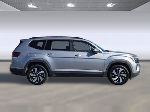 Used 2025 Volkswagen Atlas SE image 8