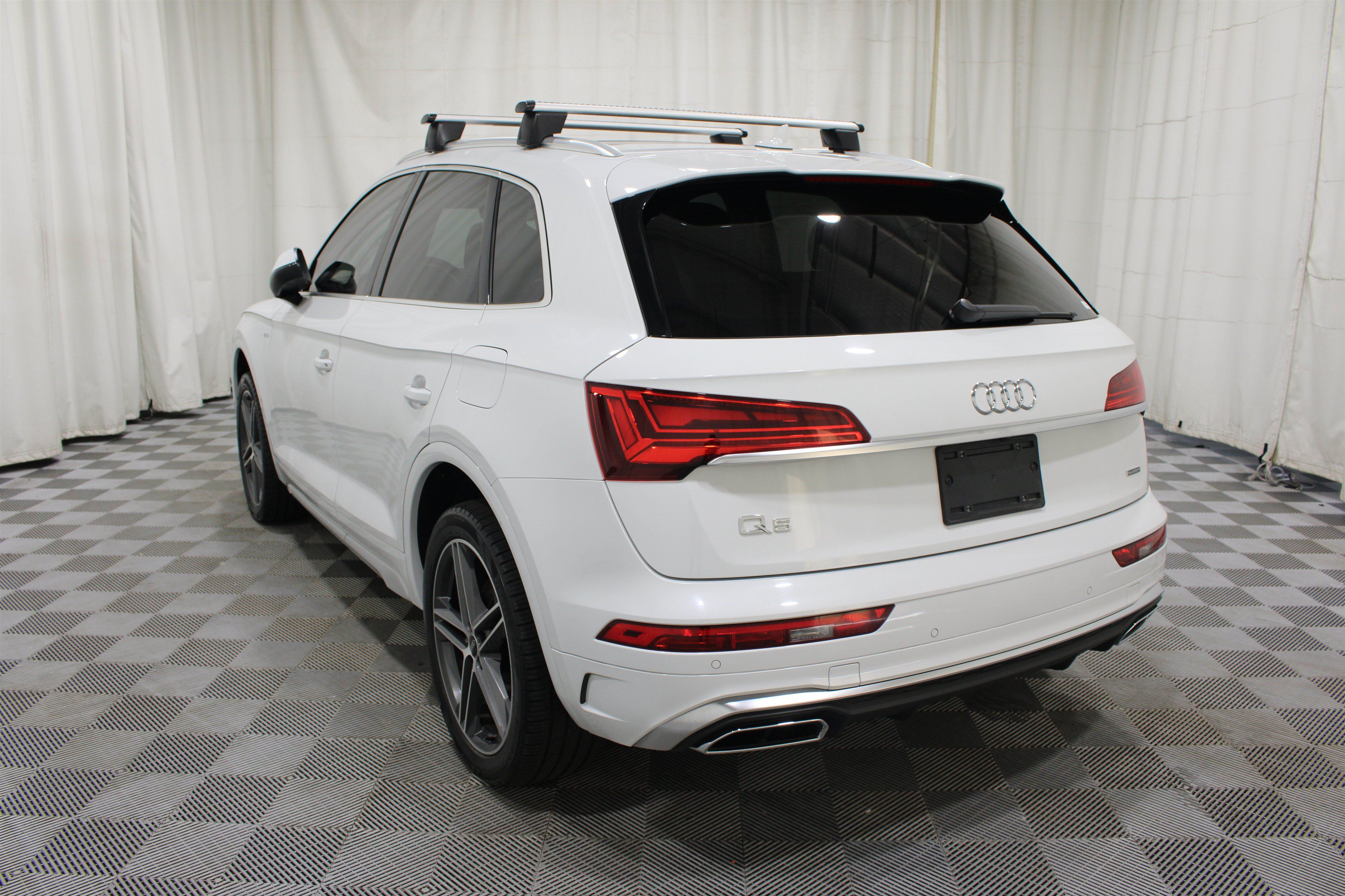 Used 2022 Audi Q5 e Premium Plus AWD/4WD image 34