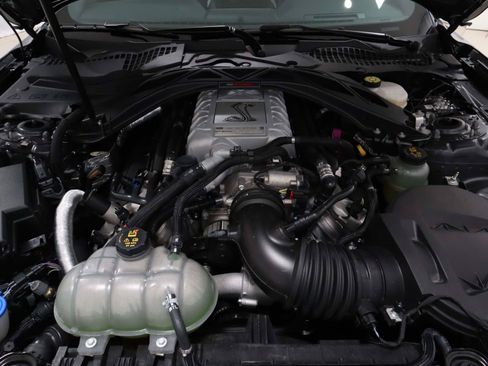 Used 2021 Ford Mustang Shelby GT500 w/ Technology Package RWD image 11
