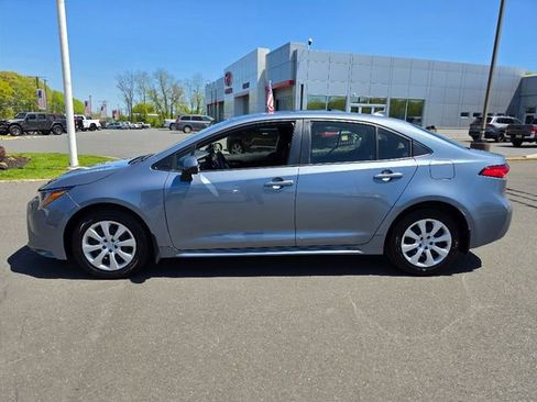 Used 2023 Toyota Corolla LE w/ Carpet Mat Package (TMS) FWD image 4
