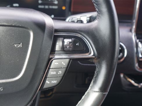 Used 2019 Lincoln Navigator L Reserve AWD/4WD image 16