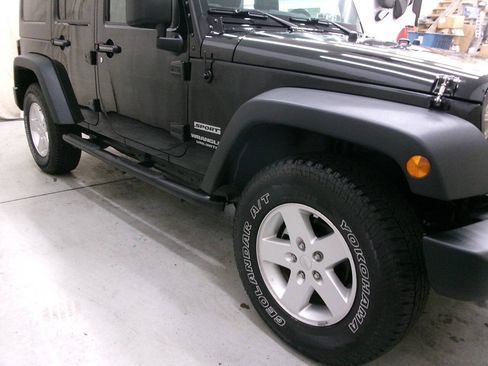Used 2017 Jeep Wrangler Unlimited Sport w/ Quick Order Package 24S AWD/4WD image 10