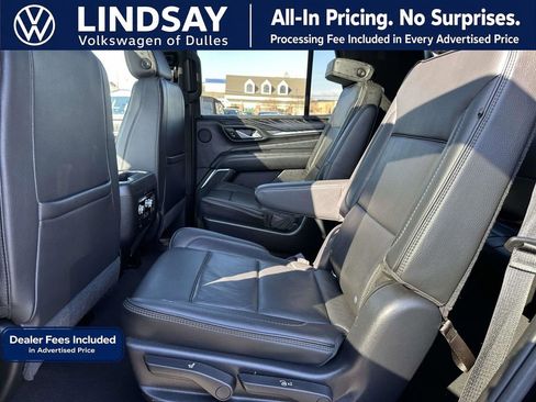 Used 2021 GMC Yukon Denali w/ Advanced Technology Package AWD/4WD image 16