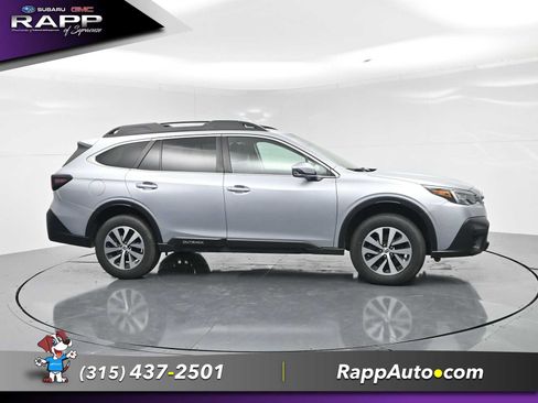Used 2022 Subaru Outback Premium AWD/4WD image 4