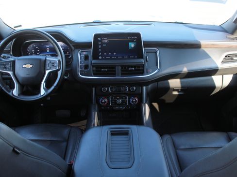 Used 2023 Chevrolet Suburban LT image 18