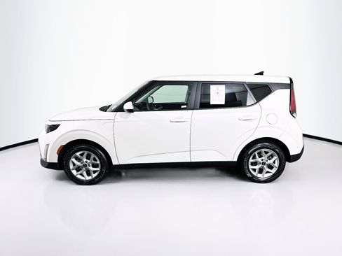 Used 2025 Kia Soul LX w/ LX Technology Package image 4