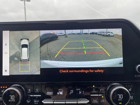 Used 2023 Toyota Highlander Limited image 24