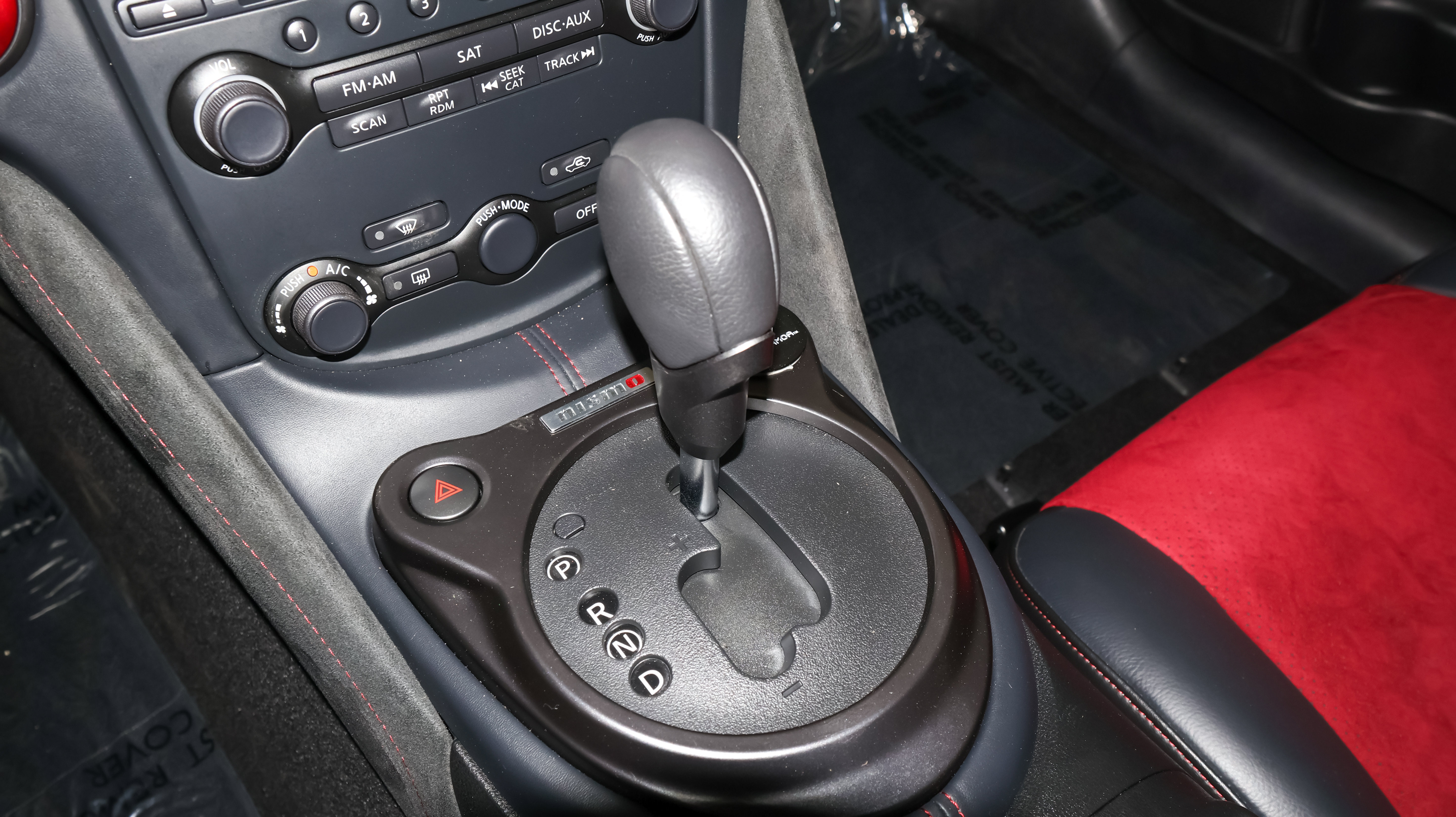 Used 2020 Nissan 370Z NISMO RWD image 27