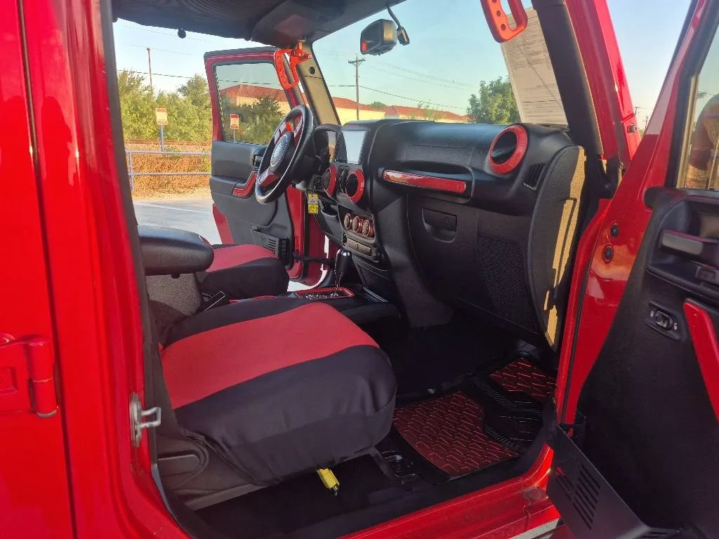 Used 2015 Jeep Wrangler Unlimited Sport w/ Quick Order Package 24S AWD/4WD image 16