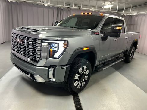 New 2026 GMC Sierra 2500 Denali w/ Denali Reserve Package AWD/4WD image 3