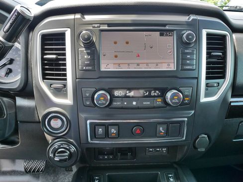 Used 2019 Nissan Titan SV w/ SV Convenience Package AWD/4WD image 26