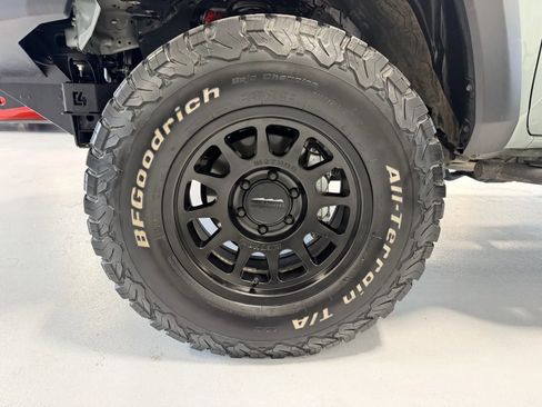 Used 2023 Toyota Tacoma TRD Off-Road w/ TRD Premium Off Road Package AWD/4WD image 45