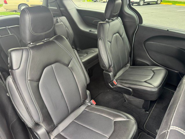 Used 2026 Chrysler Pacifica Select FWD image 39
