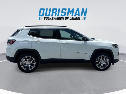 Used 2023 Jeep Compass Latitude AWD/4WD image 9