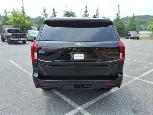 Used 2026 Ford Expedition Tremor AWD/4WD image 6