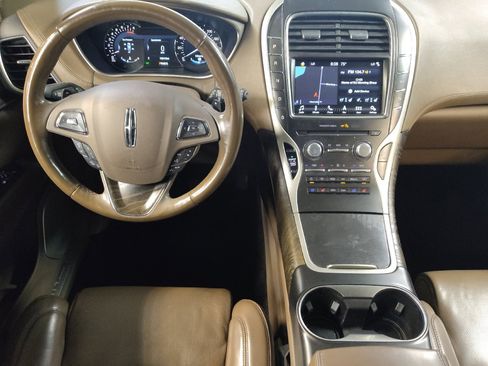 Used 2017 Lincoln MKX Reserve w/ Luxury Package AWD/4WD image 22