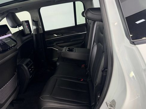 Used 2023 Jeep Grand Cherokee 4WD 4xe w/ Luxury Tech Group II image 29