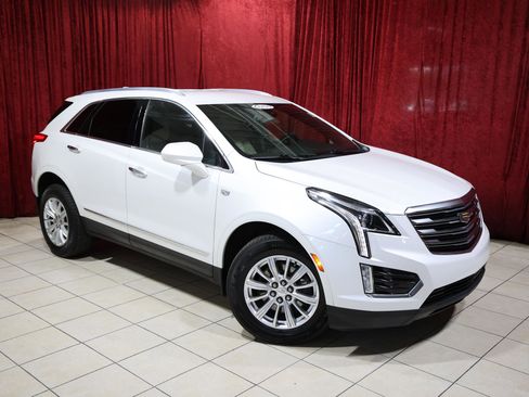 Used 2019 Cadillac XT5 FWD image 2