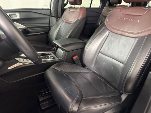 Used 2023 Ford Explorer Platinum w/ Technology Package image 11