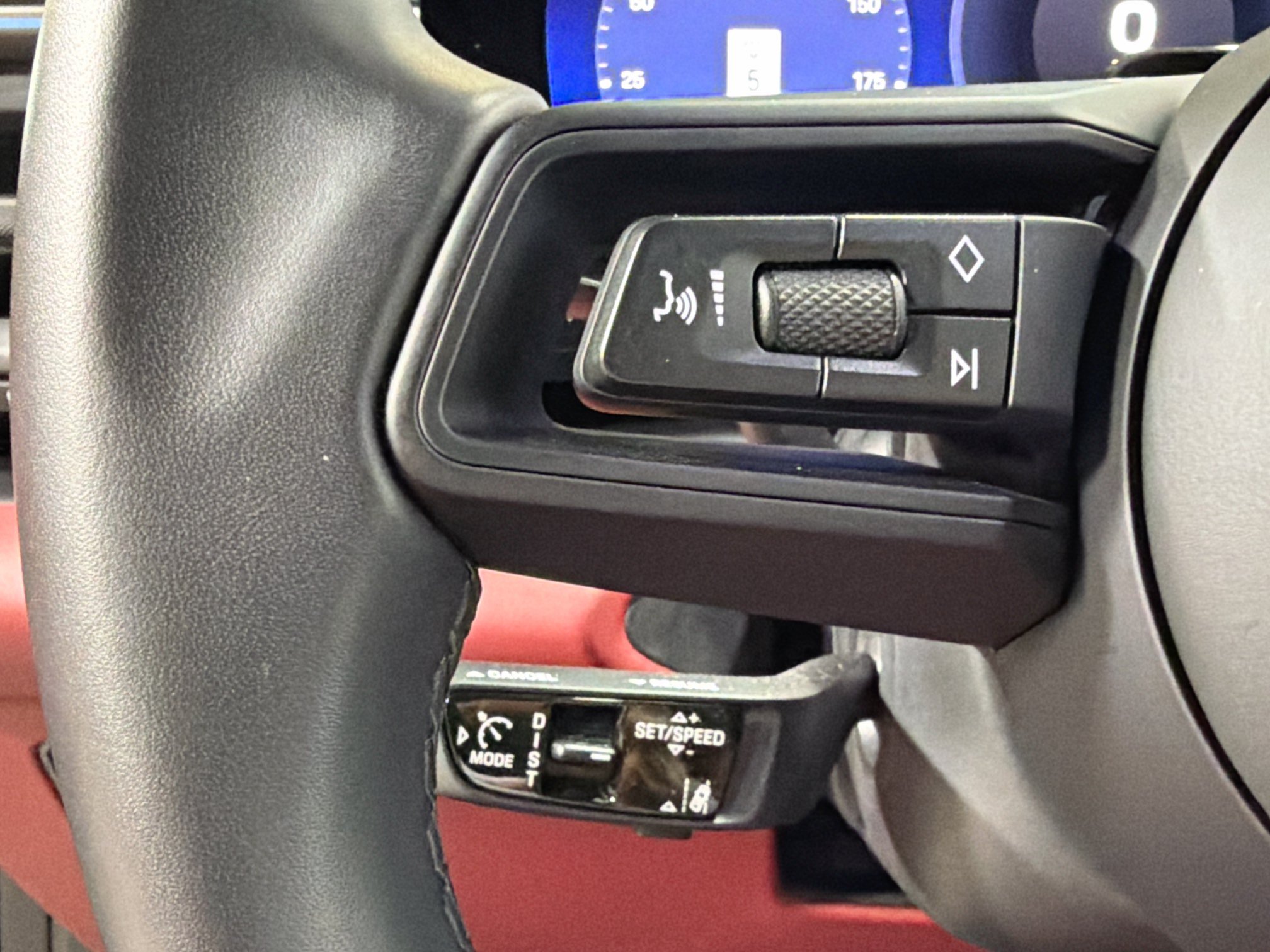 Certified 2026 Porsche Macan Electric RWD image 38