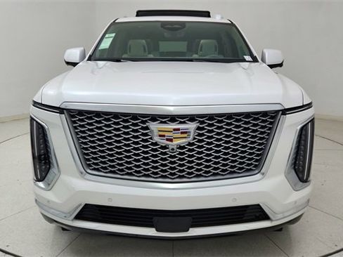 Used 2025 Cadillac Escalade ESV Premium Luxury Platinum image 2