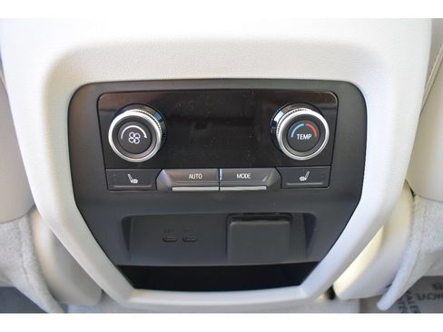 New 2026 Buick Enclave Avenir FWD image 11