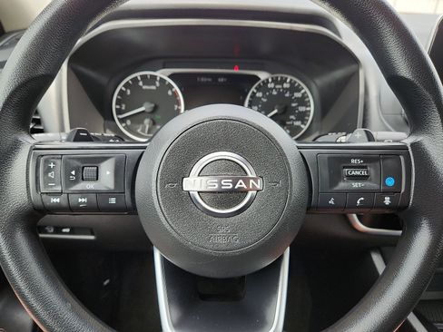 Used 2024 Nissan Rogue SV image 19