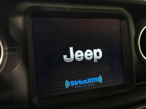 Used 2019 Jeep Wrangler Unlimited Sahara AWD/4WD image 16