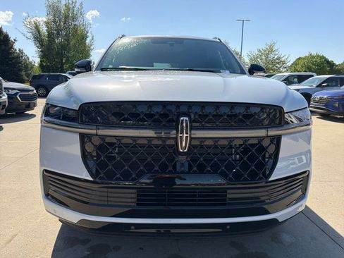 New 2026 Lincoln Navigator L Reserve AWD/4WD image 10