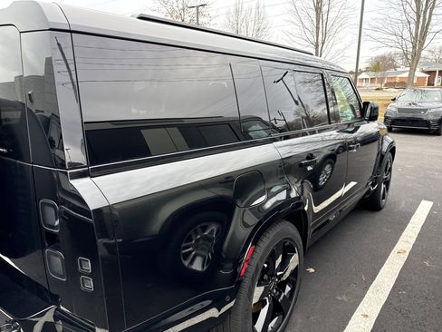 New 2026 Land Rover Defender 130 V8 image 4