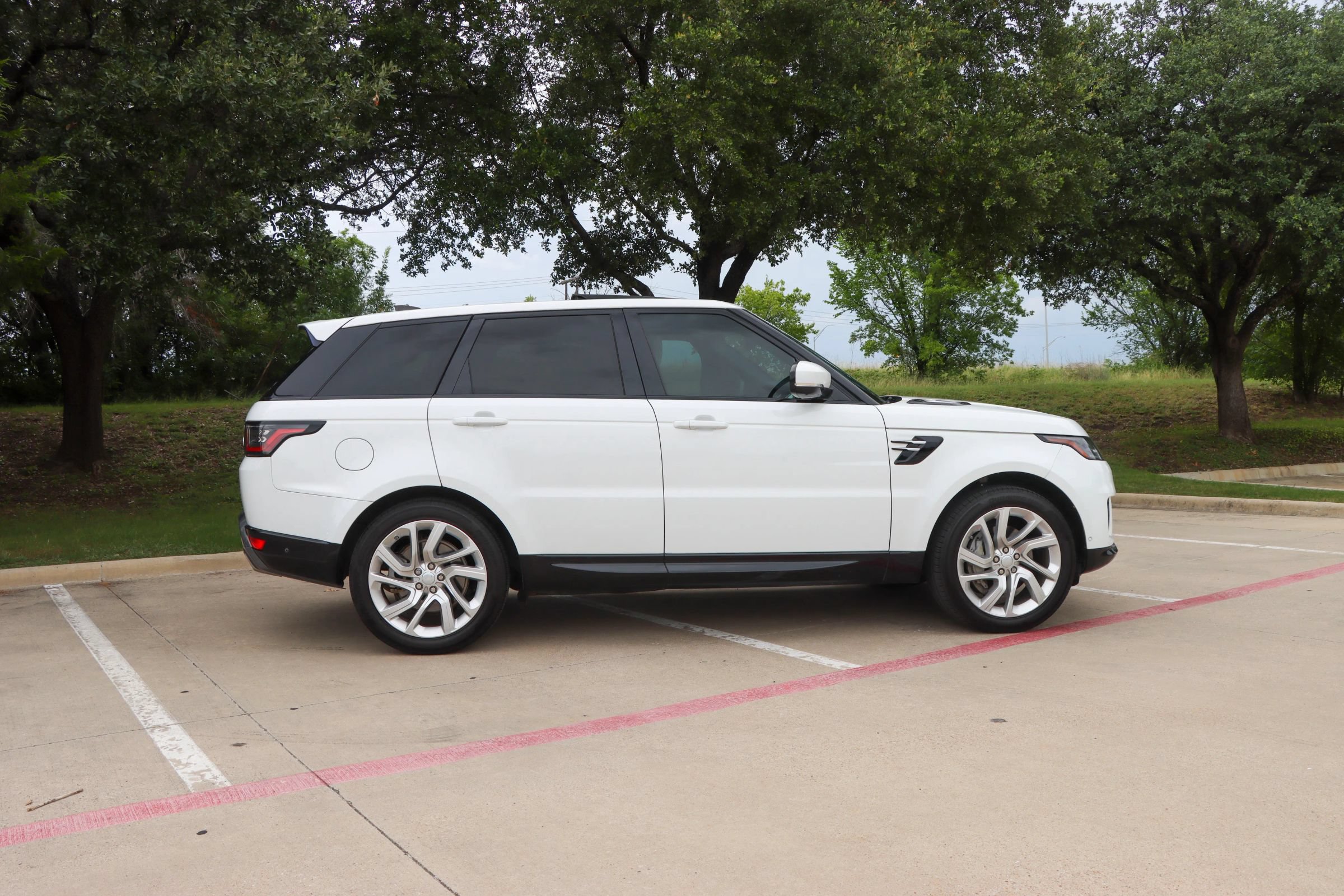 Used 2020 Land Rover Range Rover Sport HSE AWD/4WD image 8